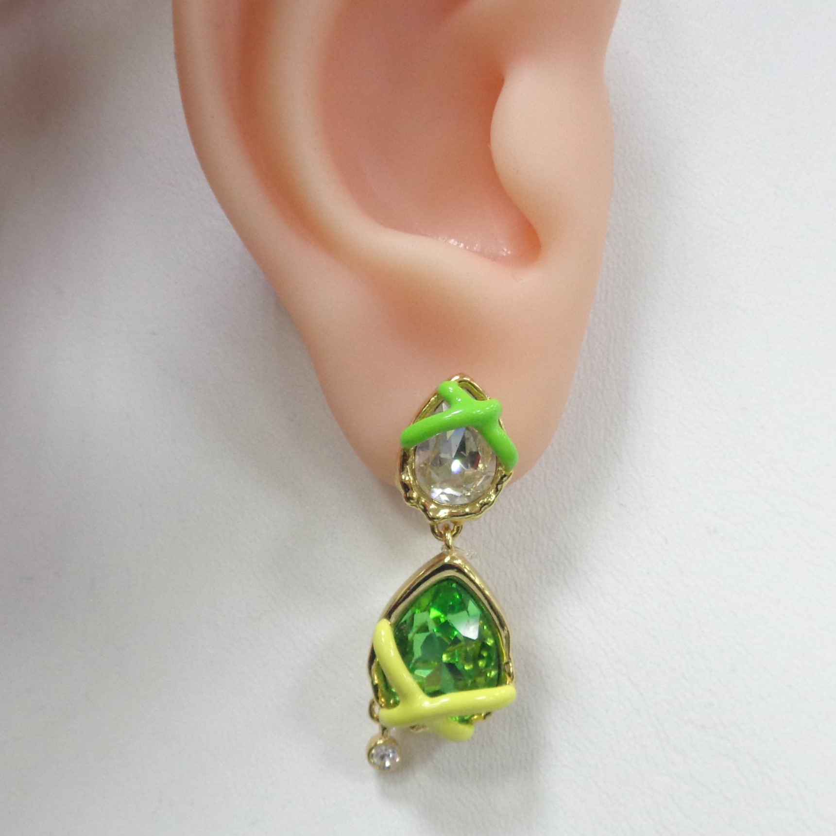 Бижутерные серьги с кубическим цирконием